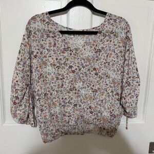 Lovestitch Cropped floral Womens Top size L Bohemian Ditsy Ruched Sleeve buttons